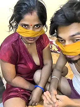 Snapshot of Indian_Lust_Couple chatting on 12.01.24 Indian Lust Couple online show from 12.01.24
