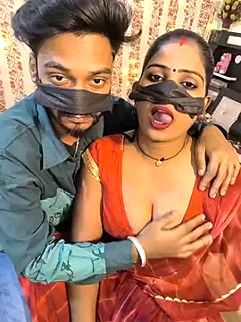 Snapshot of Indian_Lust_Couple chatting on 12.20.24 Indian Lust Couple online show from 12.20.24