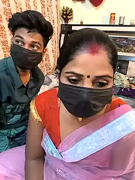 Snapshot of Indian_Lust_Couple chatting on 12.30.24 Indian Lust Couple online show from 12.30.24