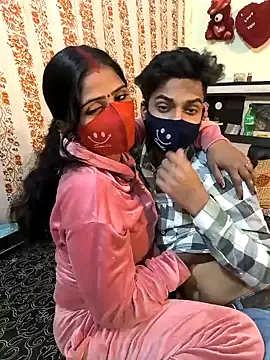 Snapshot of Indian_Lust_Couple chatting on 01.05.25 Indian Lust Couple online show from 01.05.25