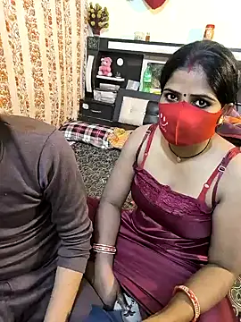 Snapshot of Indian_Lust_Couple chatting on 01.05.25 Indian Lust Couple online show from 01.05.25