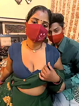 Snapshot of Indian_Lust_Couple chatting on 01.21.25 Indian Lust Couple online show from 01.21.25