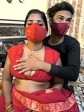 Snapshot of Indian_Lust_Couple chatting on 01.24.25 Indian Lust Couple online show from 01.24.25