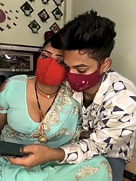 Snapshot of Indian_Lust_Couple chatting on 02.21.25 Indian Lust Couple online show from 02.21.25