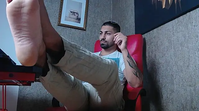 Snapshot of NigelBoydXXX chatting on 12.01.24 NigelBoydXXX online show from 12.01.24