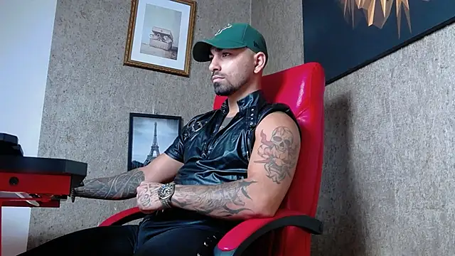 Snapshot of NigelBoydXXX chatting on 12.05.24 NigelBoydXXX online show from 12.05.24