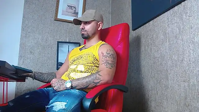 Snapshot of NigelBoydXXX chatting on 12.28.24 NigelBoydXXX online show from 12.28.24