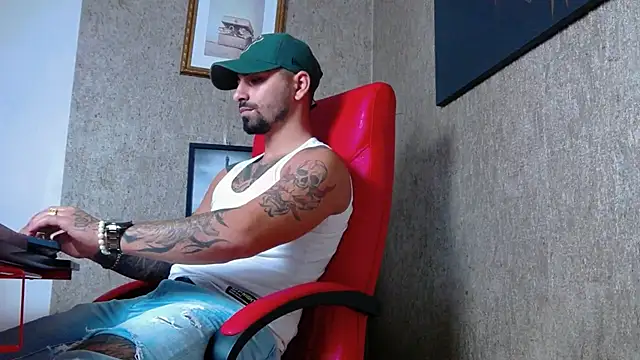 Snapshot of NigelBoydXXX chatting on 01.12.25 NigelBoydXXX online show from 01.12.25