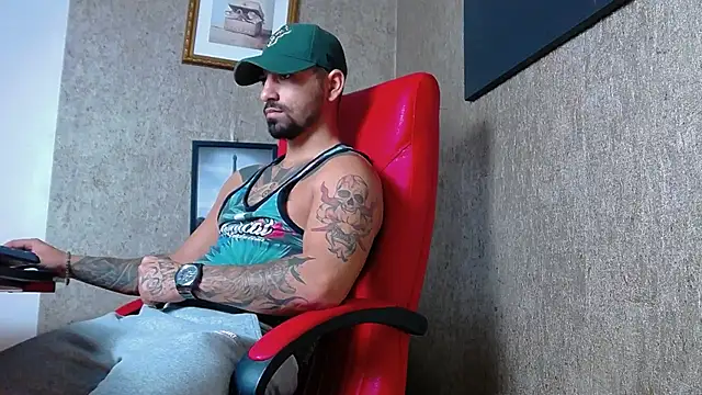 Snapshot of NigelBoydXXX chatting on 02.03.25 NigelBoydXXX online show from 02.03.25