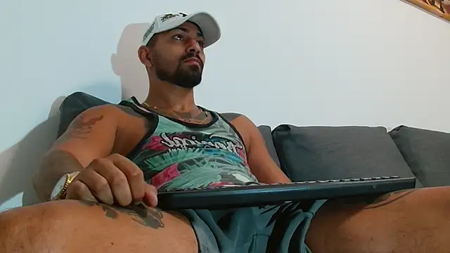 Snapshot of NigelBoydXXX chatting on 09.18.25 NigelBoydXXX online show from 09.18.25