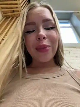 Snapshot of mur_girl chatting on 12.07.24 mur girl online show from 12.07.24