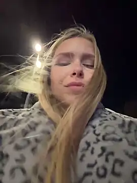 Snapshot of mur_girl chatting on 12.11.24 mur girl online show from 12.11.24