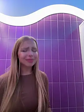 Snapshot of mur_girl chatting on 12.21.24 mur girl online show from 12.21.24