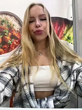 Snapshot of mur_girl chatting on 01.12.25 mur girl online show from 01.12.25