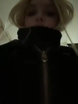 Snapshot of mur_girl chatting on 02.15.25 mur girl online show from 02.15.25