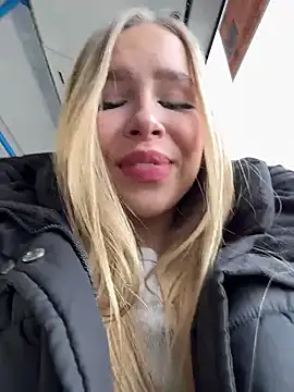 Snapshot of mur_girl chatting on 02.22.25 mur girl online show from 02.22.25