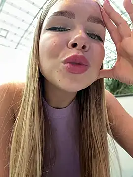 Snapshot of mur_girl chatting on 02.28.25 mur girl online show from 02.28.25