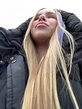 Snapshot of mur_girl chatting on 03.02.25 mur girl online show from 03.02.25