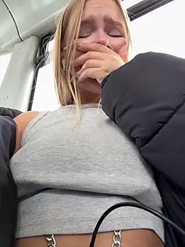 Snapshot of mur_girl chatting on 03.07.25 mur girl online show from 03.07.25