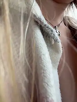 Snapshot of mur_girl chatting on 09.14.25 mur girl online show from 09.14.25