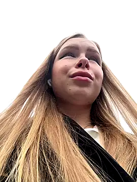 Snapshot of mur_girl chatting on 10.04.25 mur girl online show from 10.04.25