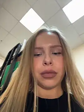 Snapshot of mur_girl chatting on 02.04.26 mur girl online show from 02.04.26