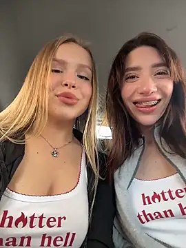 Snapshot of mur_girl chatting on 03.20.26 mur girl online show from 03.20.26