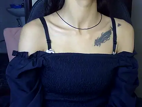 MAAYRA 09 online show from 01.11.25