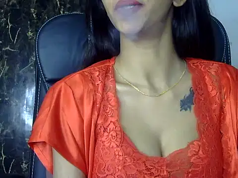 MAAYRA 09 online show from 02.12.25
