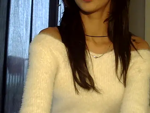 MAAYRA 09 online show from 11.22.25