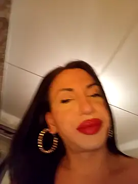 Snapshot of Daniela92@xh chatting on 11.26.25 Daniela92xh online show from 11.26.25