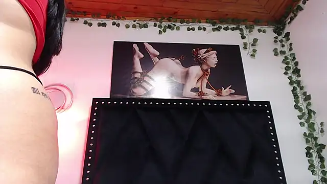 Naia x online show from 02.04.25