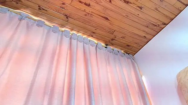 Naia x online show from 09.11.25