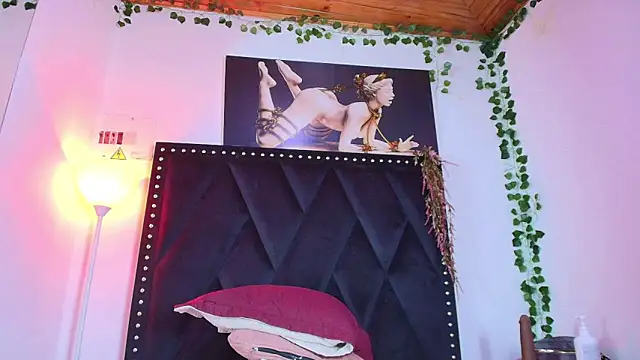 Naia x online show from 02.24.26