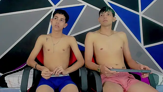 Snapshot of migueyalejo_teens chatting on 01.25.25 migueyalejo teens online show from 01.25.25