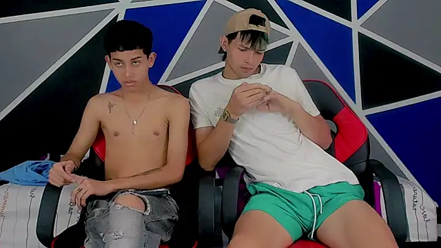 Snapshot of migueyalejo_teens chatting on 01.29.25 migueyalejo teens online show from 01.29.25