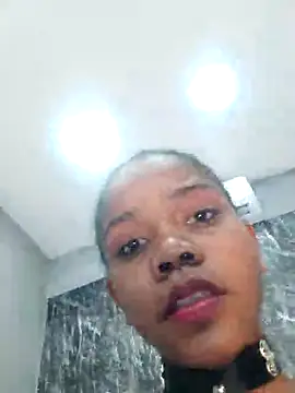 Snapshot of Luciia_cute chatting on 12.25.24 Luciia cute online show from 12.25.24