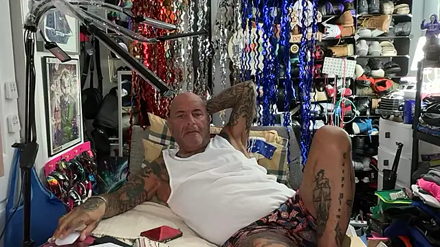 Snapshot of joeytatts66 chatting on 06.06.26 joeytatts66 online show from 06.06.26