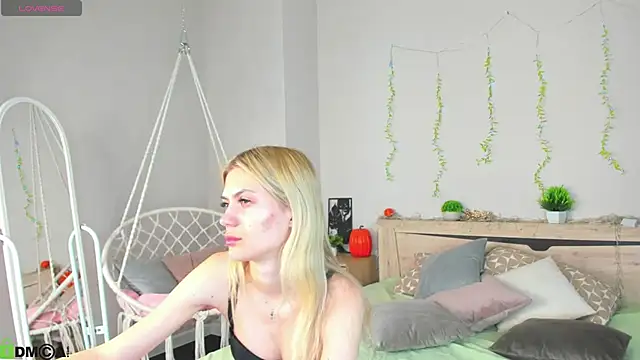 Cherry Price online show from 06.11.26
