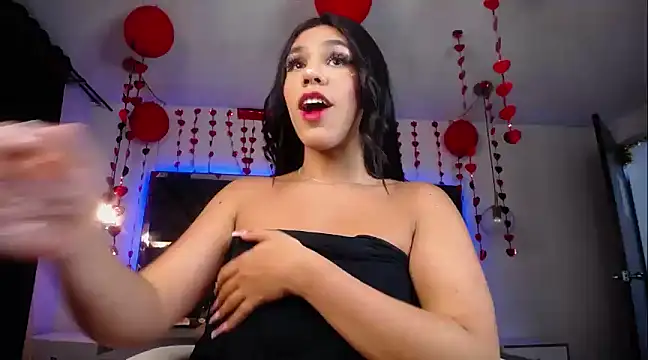 Snapshot of MIA_YOURHOTTIE chatting on 02.08.25 MIA YOURHOTTIE online show from 02.08.25