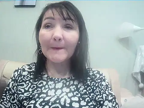 Snapshot of ClaireSunset chatting on 10.30.25 ClaireSunset online show from 10.30.25