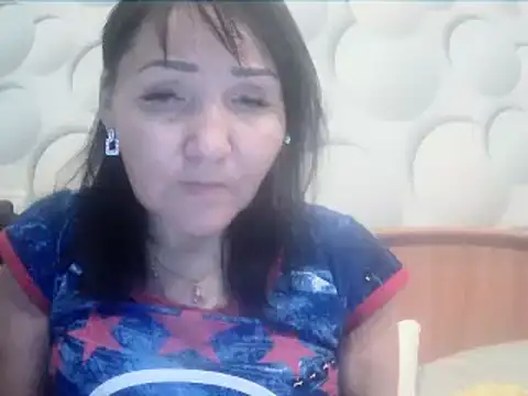 Snapshot of ClaireSunset chatting on 12.17.25 ClaireSunset online show from 12.17.25