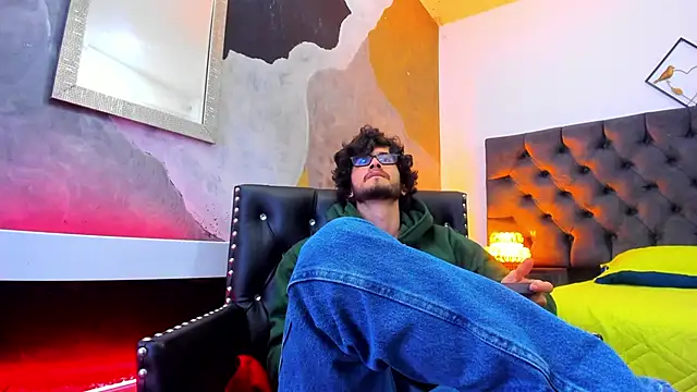 Loggan donnelly online show from 12.18.24