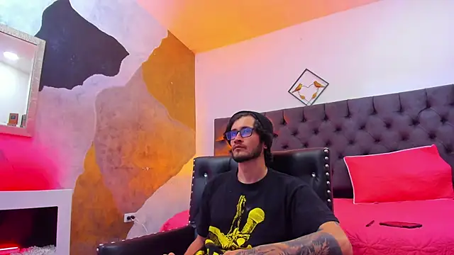 Loggan donnelly online show from 12.27.24