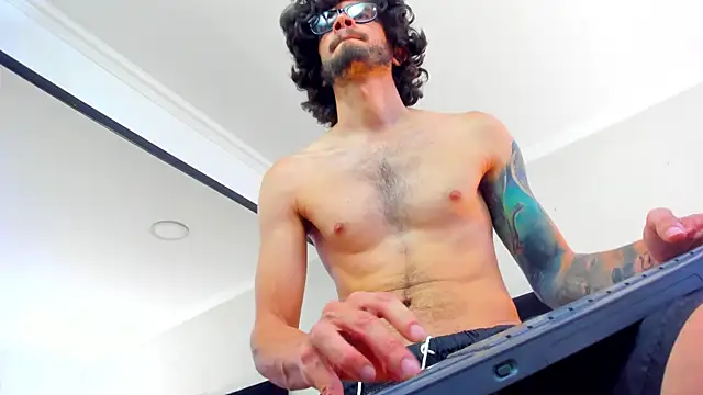 Loggan donnelly online show from 02.20.25