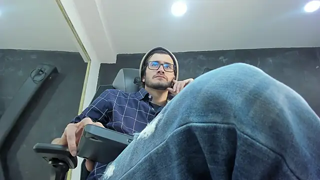 Loggan donnelly online show from 10.04.25