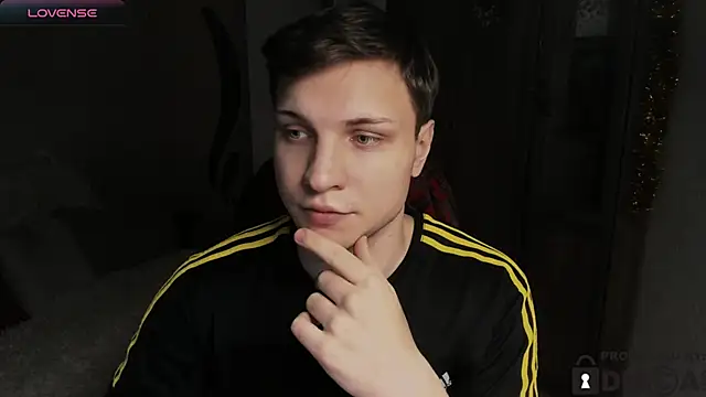 handsome guy01 online show from 12.16.25