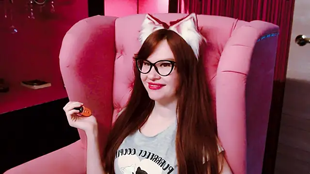 Snapshot of CarolGiggly chatting on 12.04.24 CarolGiggly online show from 12.04.24