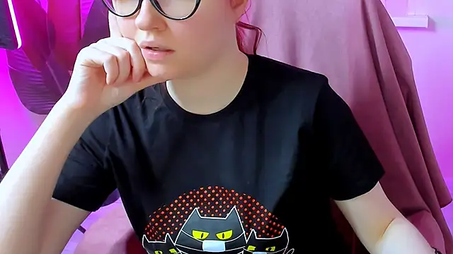 CarolGiggly online show from 11.22.25