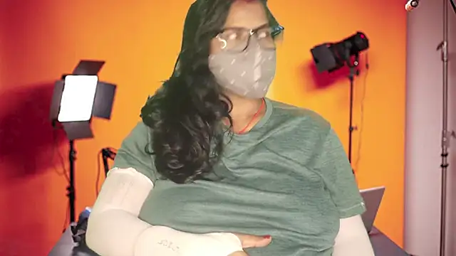 mamoni91 online show from 11.26.25